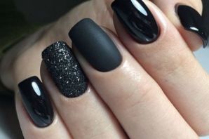 Дизайн черных ногтей