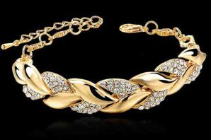 Необычные золотые браслеты женские