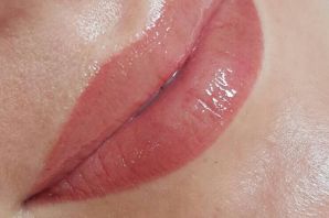 Терракотовый цвет губ перманентный макияж