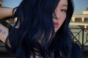Черные волосы с синим отливом