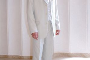 Белый летний костюм