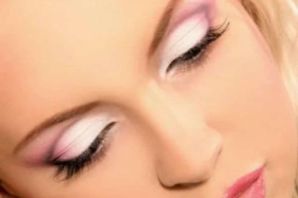 Нежный макияж под розовое платье
