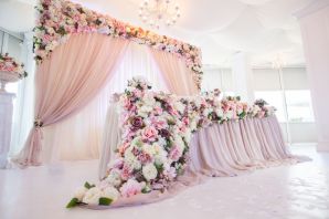Нежно розовое оформление свадеб