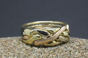 Необычные кольца из золота
