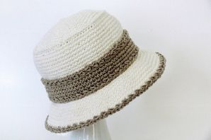 Элегантная вязаная шляпка