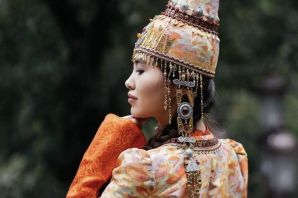 Головной убор невесты у казахов