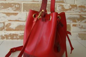 Красная кожаная сумка женская