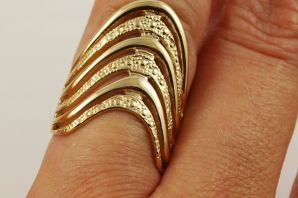 Широкое золотое кольцо женское