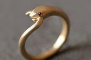 Кольцо в виде дракона