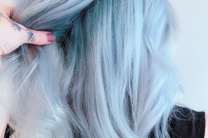 Нежно голубой цвет волос