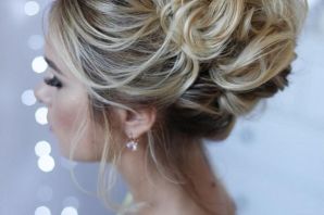 Укладка волос на свадьбу для гостей