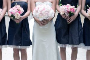 Костюм и платье на свадьбу гостям