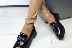 Туфли осенние женские на низком каблуке