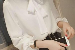 Белая рубашка с черным поясом