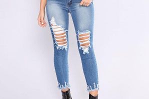 Рваные узкие джинсы
