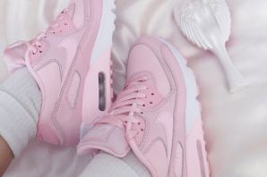 Розовые кроссовки на платформе
