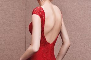Платье красное с открытой спиной