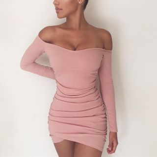 Розовое мини платье