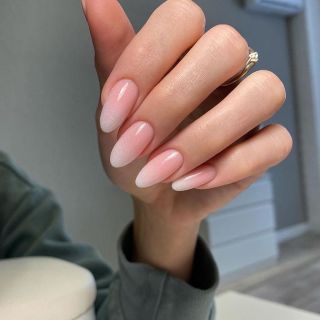 Красивые нюдовые ногти