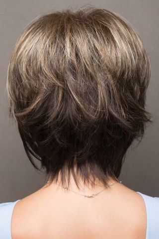 Женские стрижки на средние волосы сзади