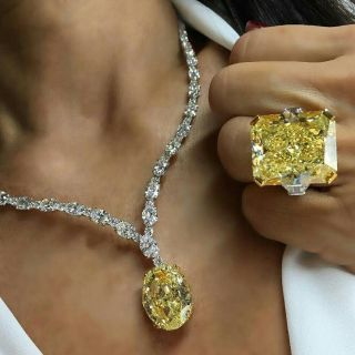 Красивые серьги из золота с бриллиантами