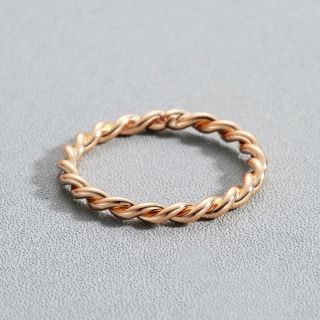 Плетеное кольцо из золота