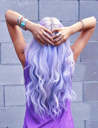 Бледно фиолетовые волосы