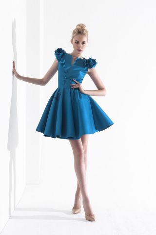 Голубое коктейльное платье