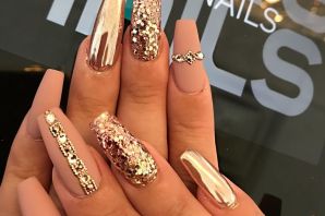 Дизайн ногтей золотой