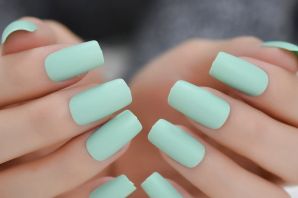 Дизайн ногтей мятного цвета
