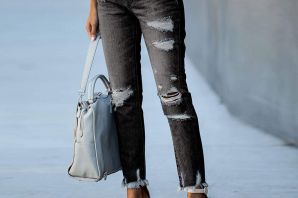 Широкие рваные джинсы женские