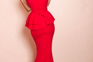 Платье красное с баской