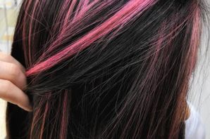 Покраска волос прядями