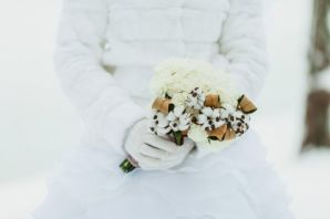 Зимние свадебные букеты