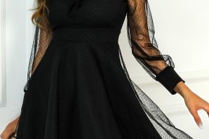 Черное платье с белой окантовкой