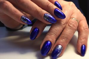 Дизайн ногтей синий с серебром