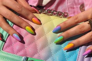 Яркие разноцветные ногти