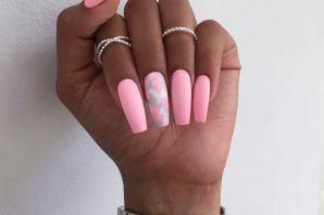 Розовые квадратные ногти