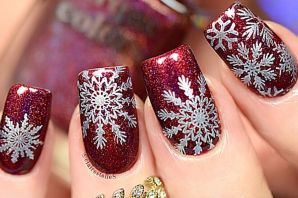Новогодний дизайн ногтей со снежинками