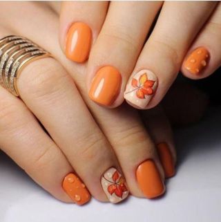 Оранжевый френч на ногтях