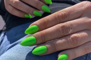 Неоновые зеленые ногти