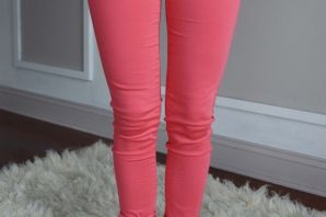 Разноцветные джинсы женские