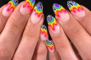 Разноцветный дизайн ногтей