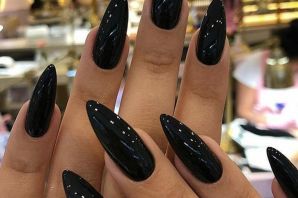 Длинные черные ногти