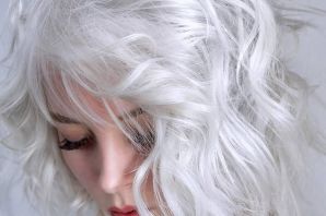 Кипельно белый цвет волос