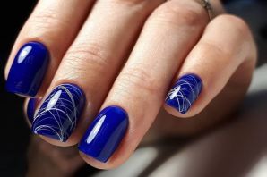 Темно синие ногти