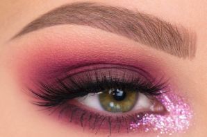Легкий макияж с розовыми тенями