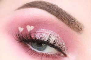 Красивый макияж в розовых тонах
