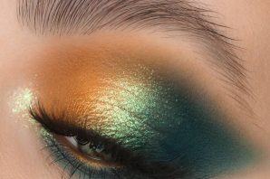 Вечерний макияж с зелеными тенями