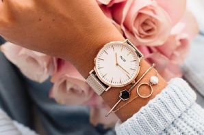 Изящные женские часы с браслетом